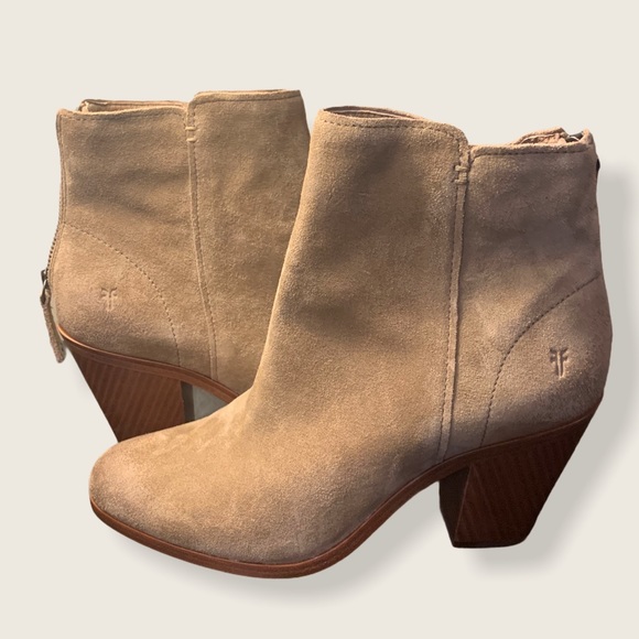 Frye Shoes - NWOT Frye Reed booties sz. 9.5